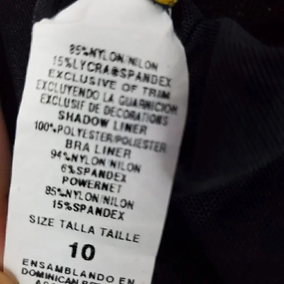 Women's INCHES AWAY One Piece Swimsuit SZ 10 Black Slimming Tummy Flatter Square - Picture 7 of 14